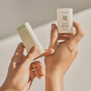 BEAUTY OF JOSEON - Matte Sun Stick : Mugwort + Camelia SPF50 PA++++